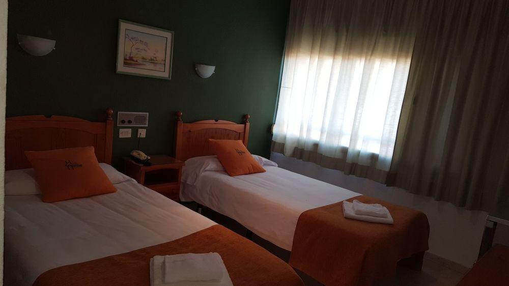 Oyo Hotel Costa Andaluza Motril Esterno foto