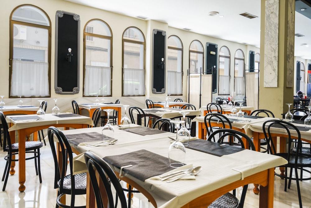 Oyo Hotel Costa Andaluza Motril Esterno foto