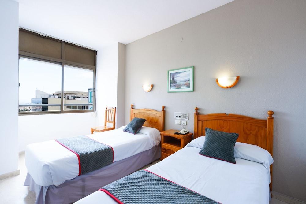 Oyo Hotel Costa Andaluza Motril Esterno foto